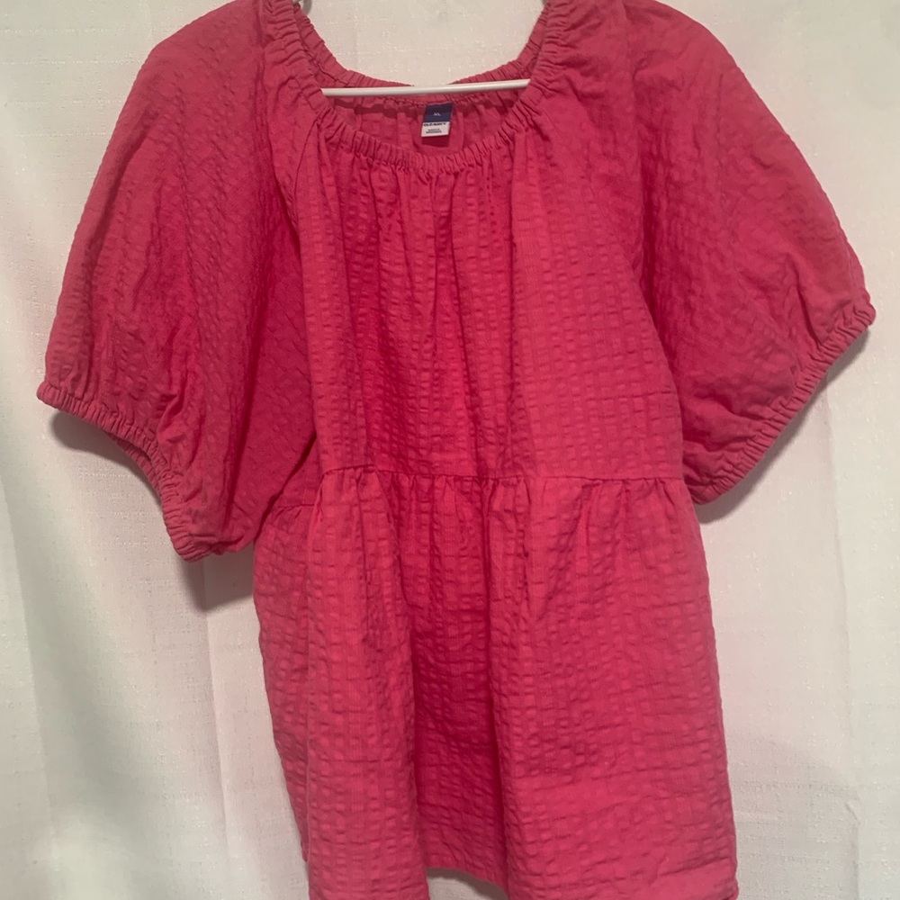 XL Old Navy Vibrant Pink Top! Feminine & Fun!Light-Weight & Comfy for On-the-Go! - Picture 2 of 13